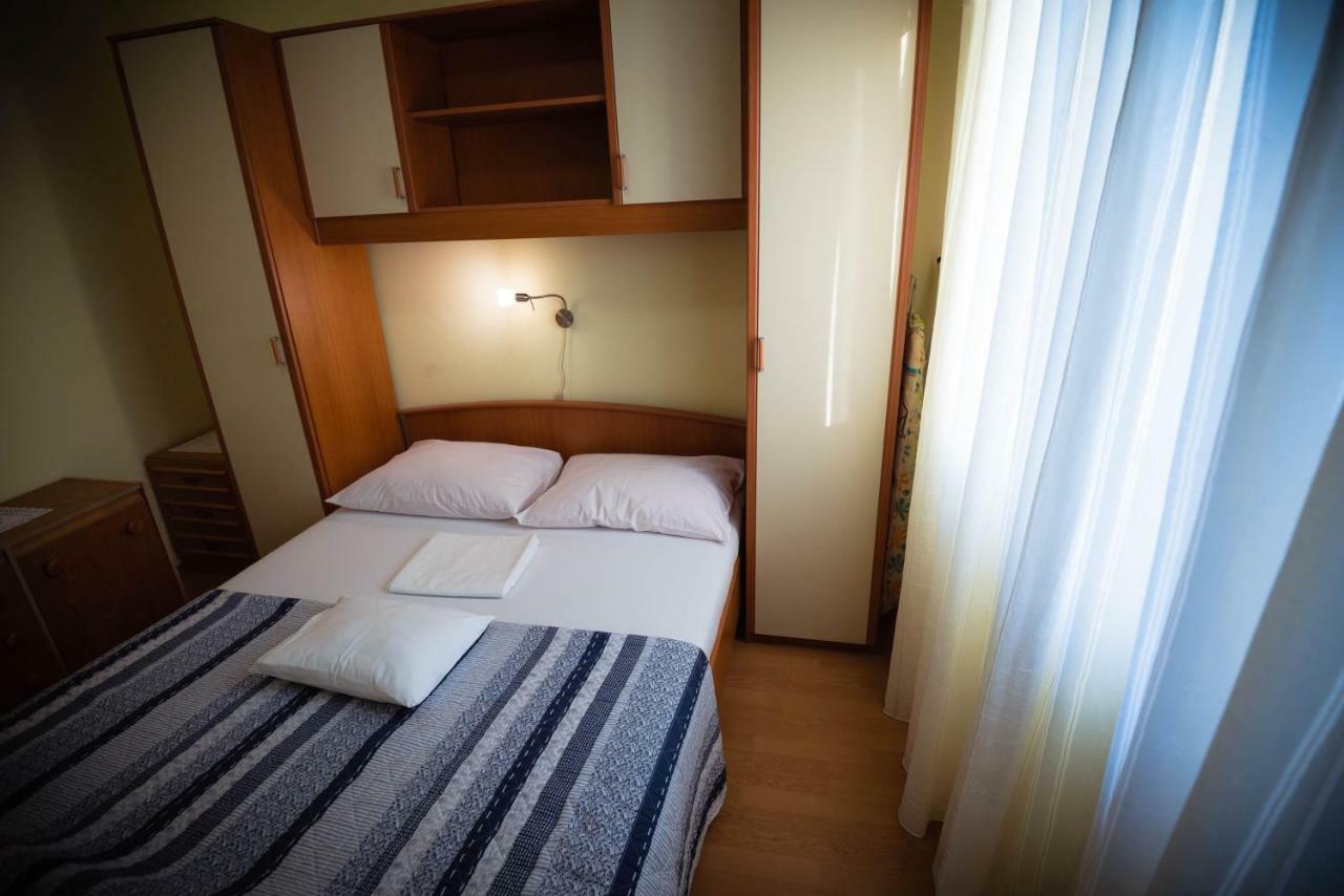 Apartmani Bare I Danica Grebastica Luaran gambar