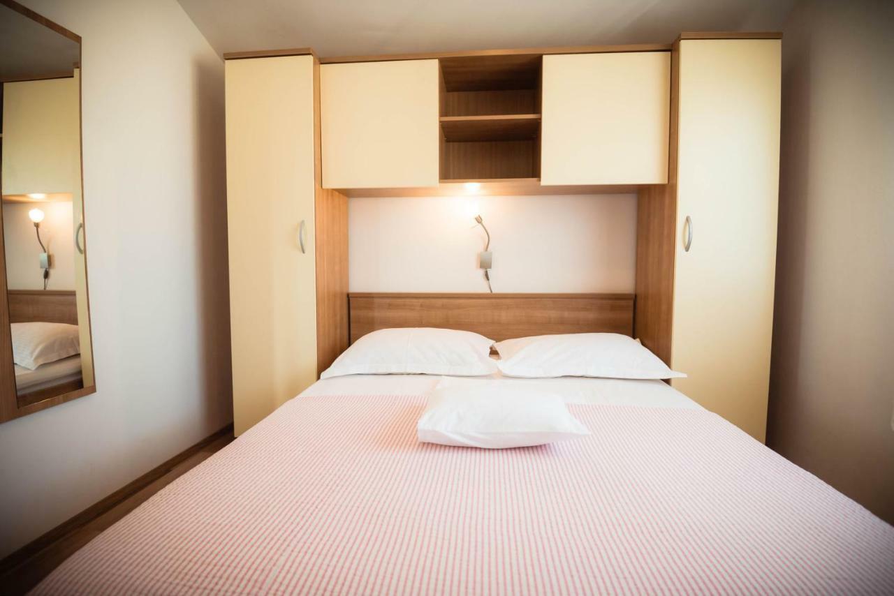 Apartmani Bare I Danica Grebastica Luaran gambar
