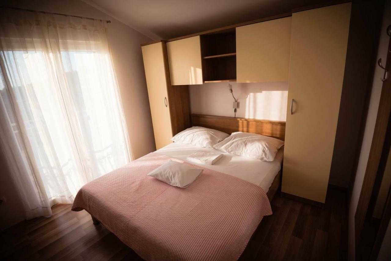 Apartmani Bare I Danica Grebastica Luaran gambar