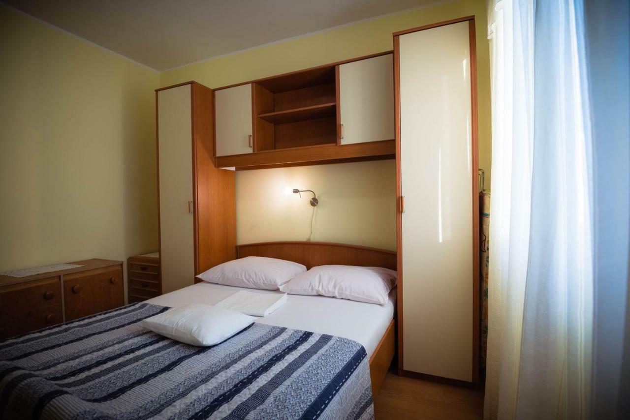 Apartmani Bare I Danica Grebastica Luaran gambar